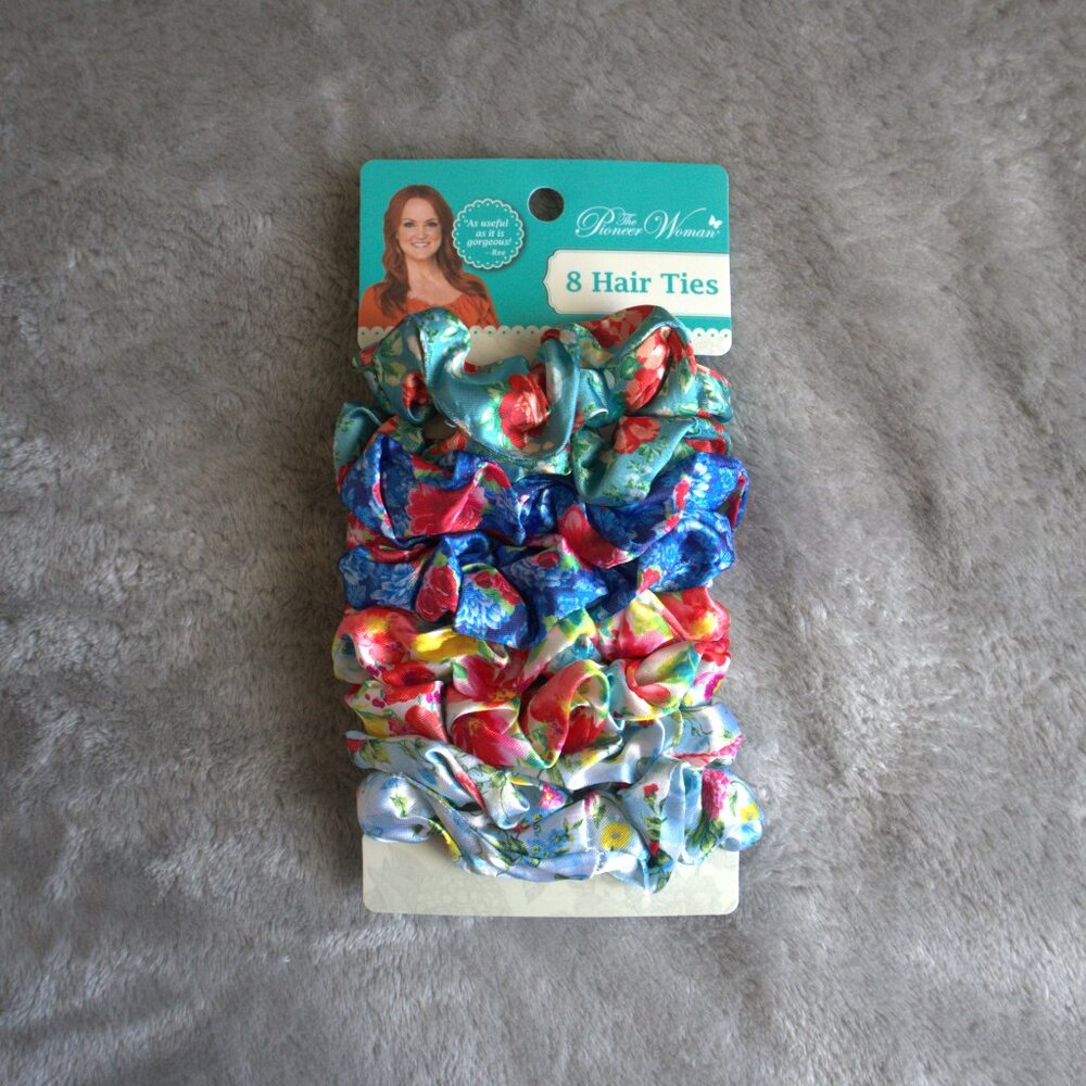 The Pioneer Woman | Hair Ties Pack of 8 Floral Scrunchie & Cosmetic Bag